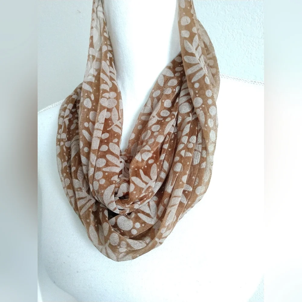 NEW Lavello Infinity Scarf Holiday Winter Brown White Leaves Berries Dot Print